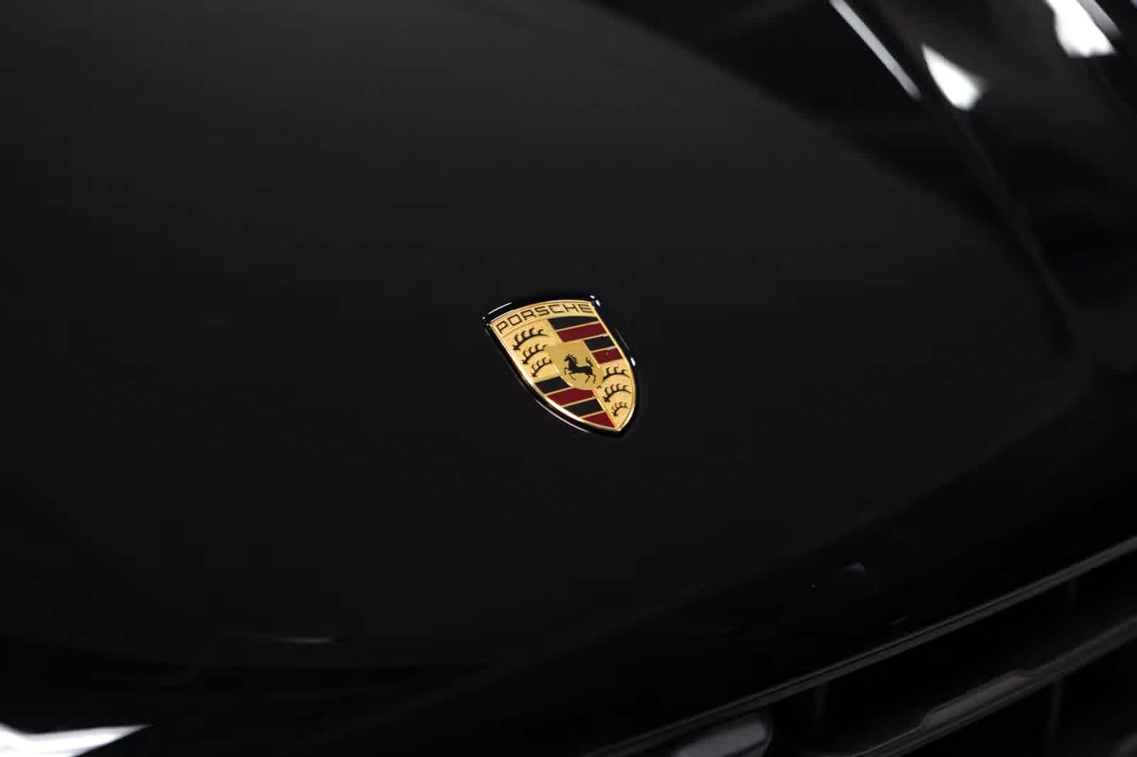 Thumbnail: 2026 Porsche Macan - 17