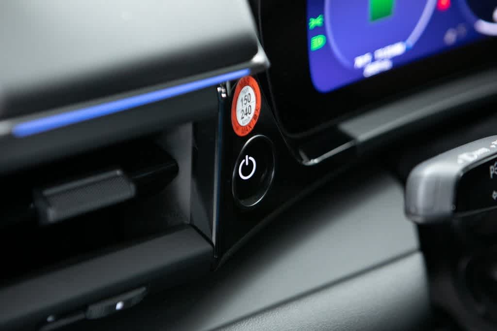 Thumbnail: 2025 Porsche Macan - 20