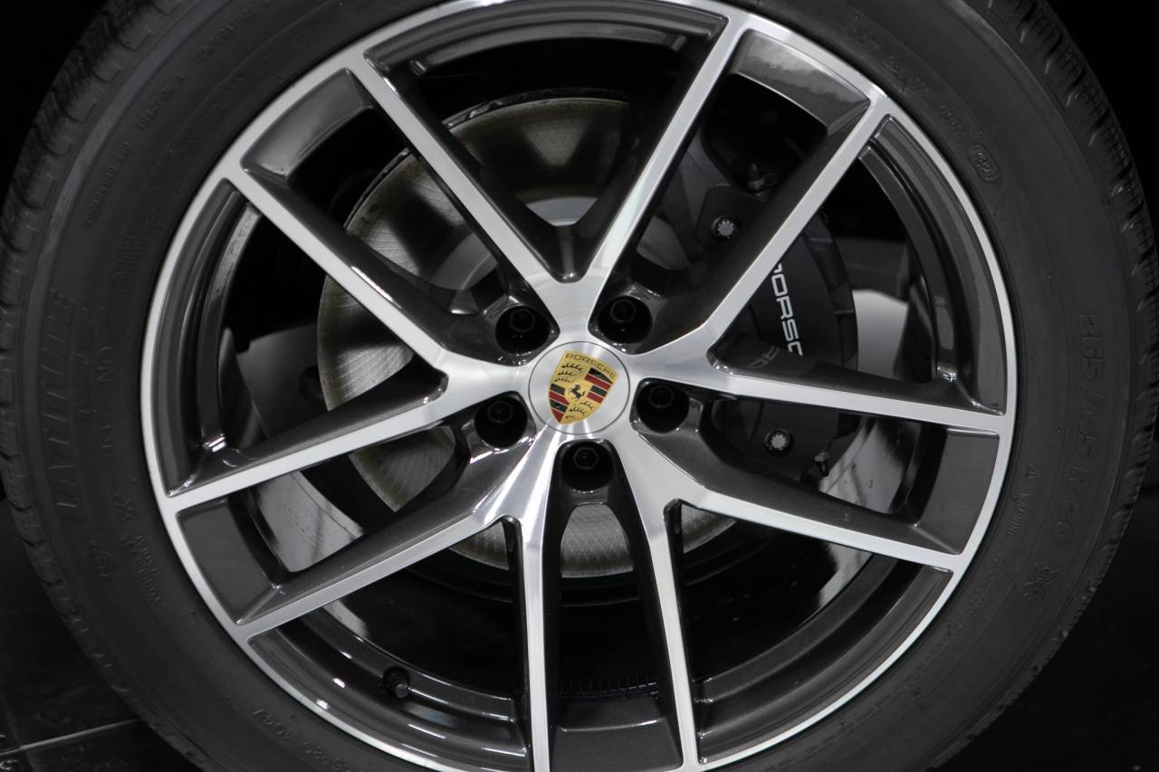 Thumbnail: 2026 Porsche Macan - 11