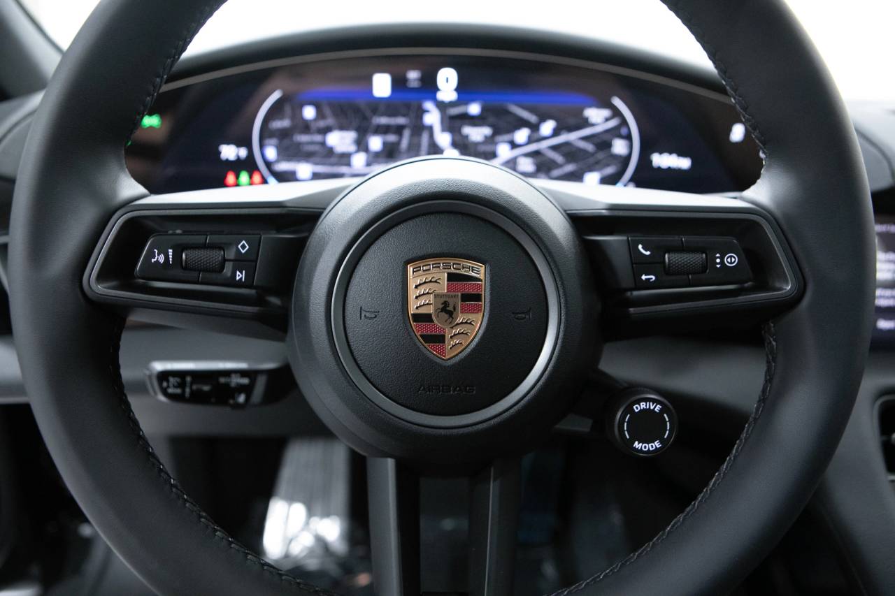 Thumbnail: 2026 Porsche Taycan - 21