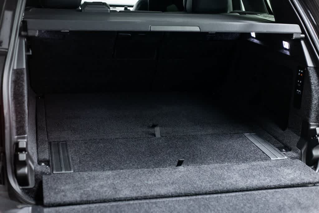 Thumbnail: 2023 Land Rover Range Rover - 16
