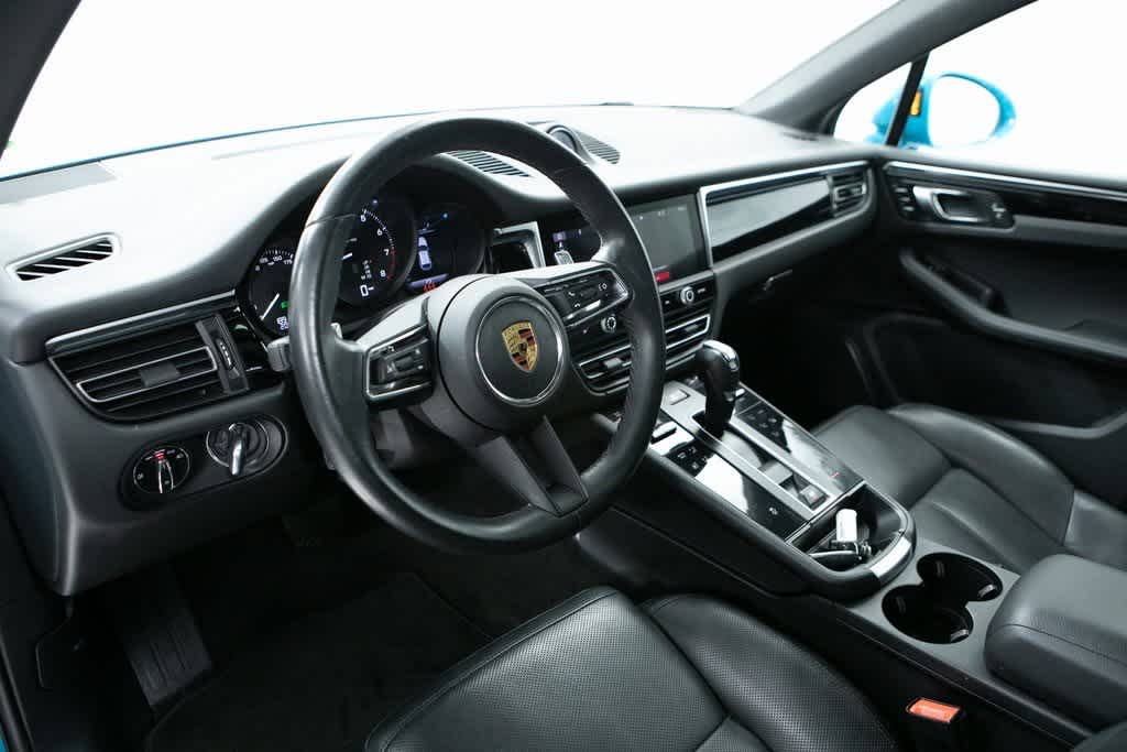 2023 Porsche Macan Base photo 4