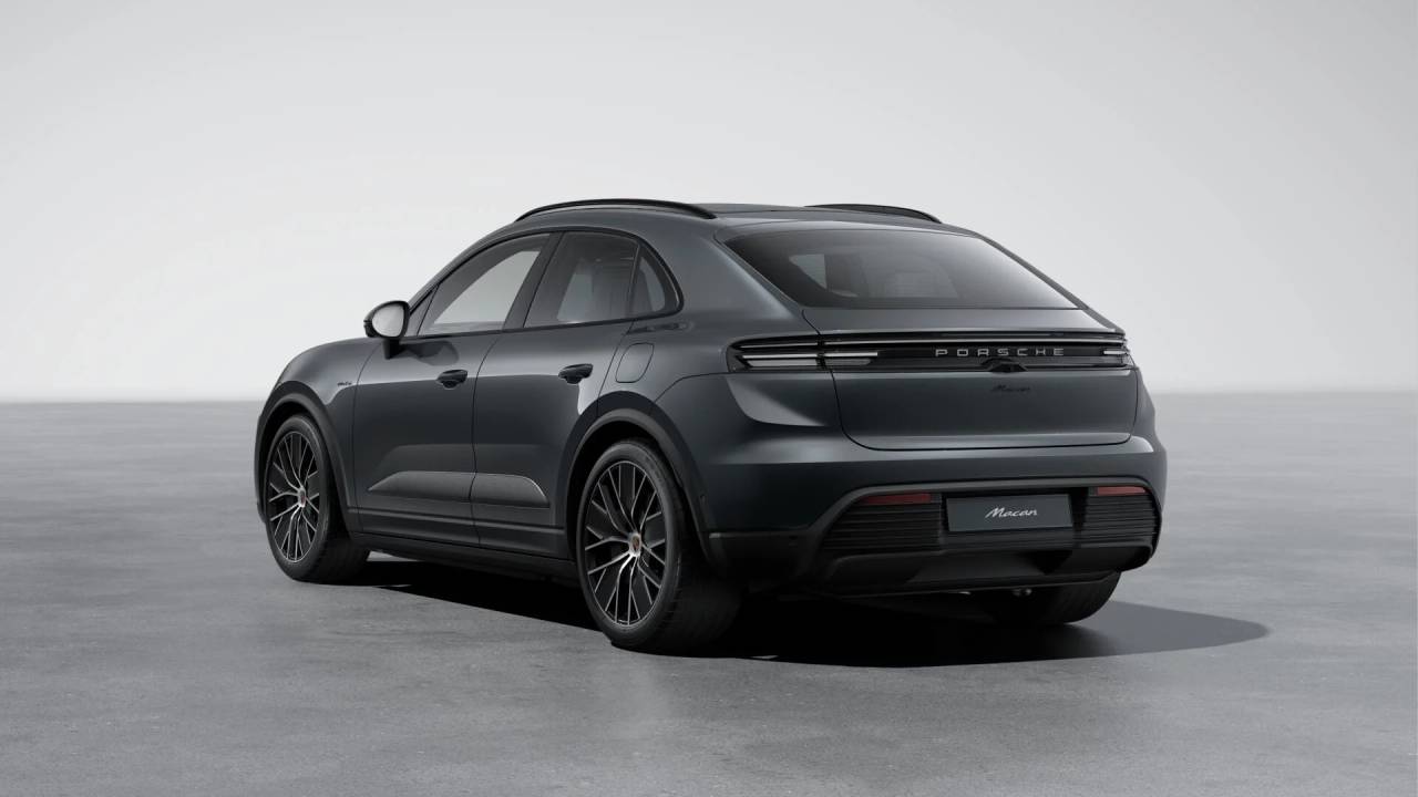 Thumbnail: 2026 Porsche Macan - 3
