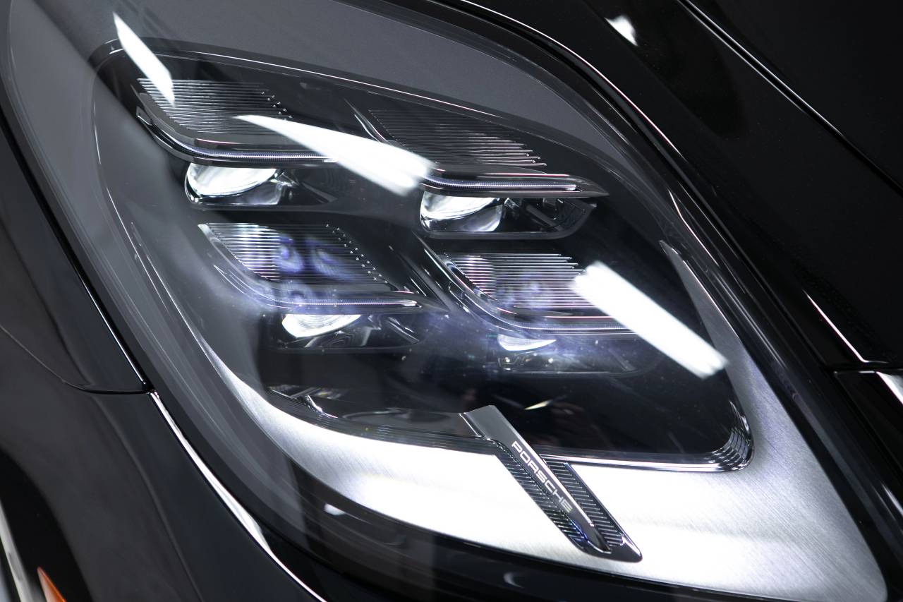 Thumbnail: 2025 Porsche Panamera - 15