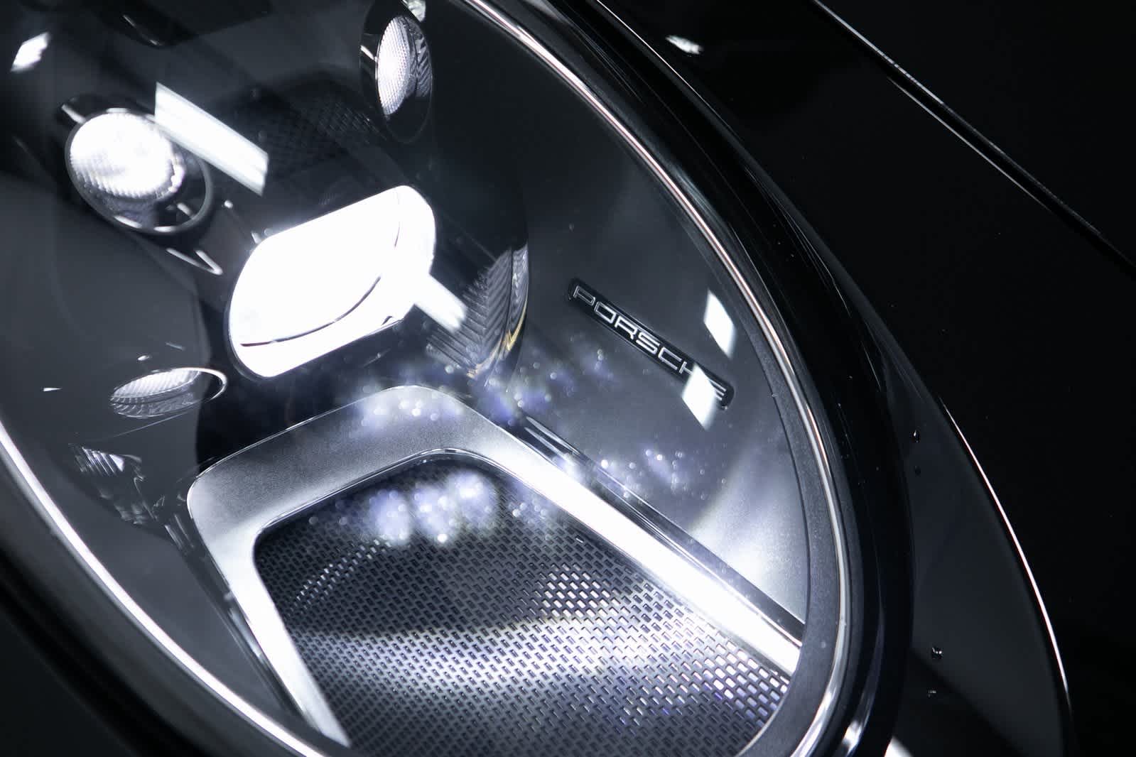 Thumbnail: 2021 Porsche 911 - 31