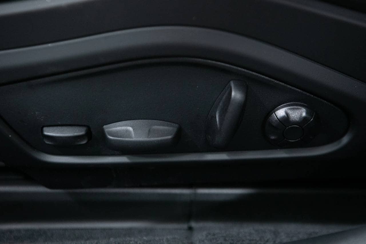 Thumbnail: 2026 Porsche Panamera - 24