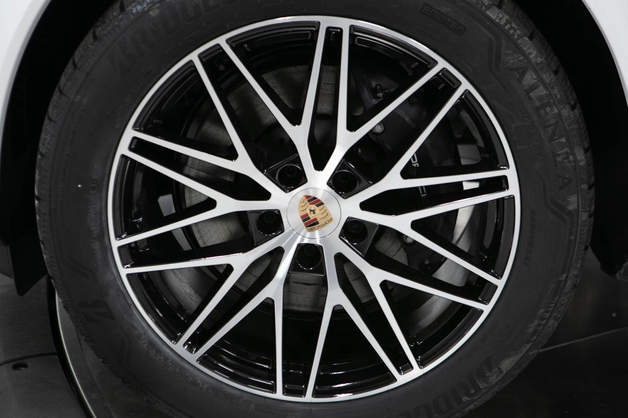Thumbnail: 2026 Porsche Cayenne - 13