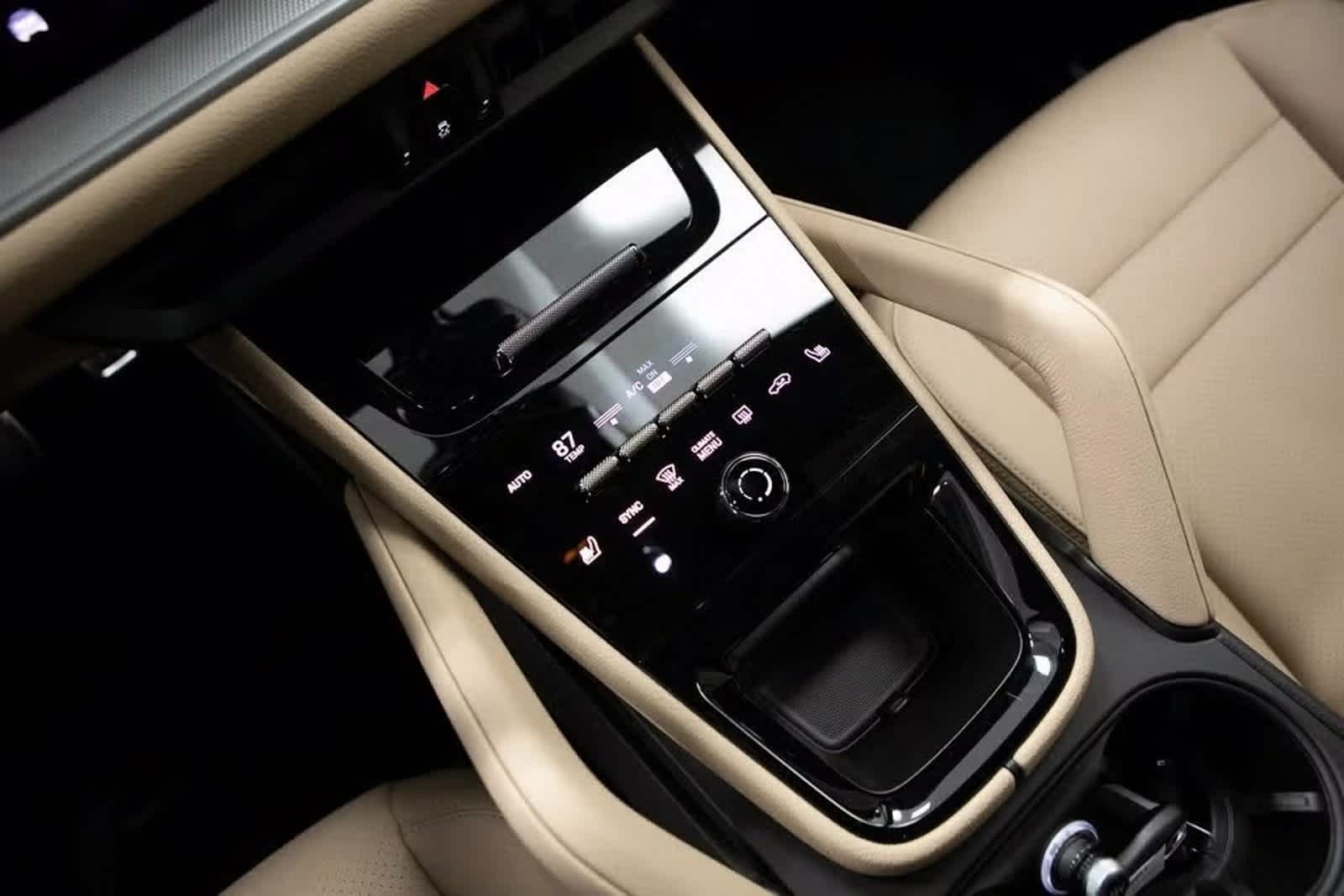 Thumbnail: 2025 Porsche Cayenne - 16