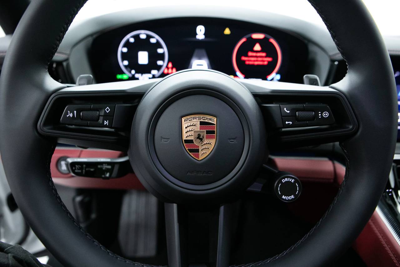 Thumbnail: 2026 Porsche Panamera - 21