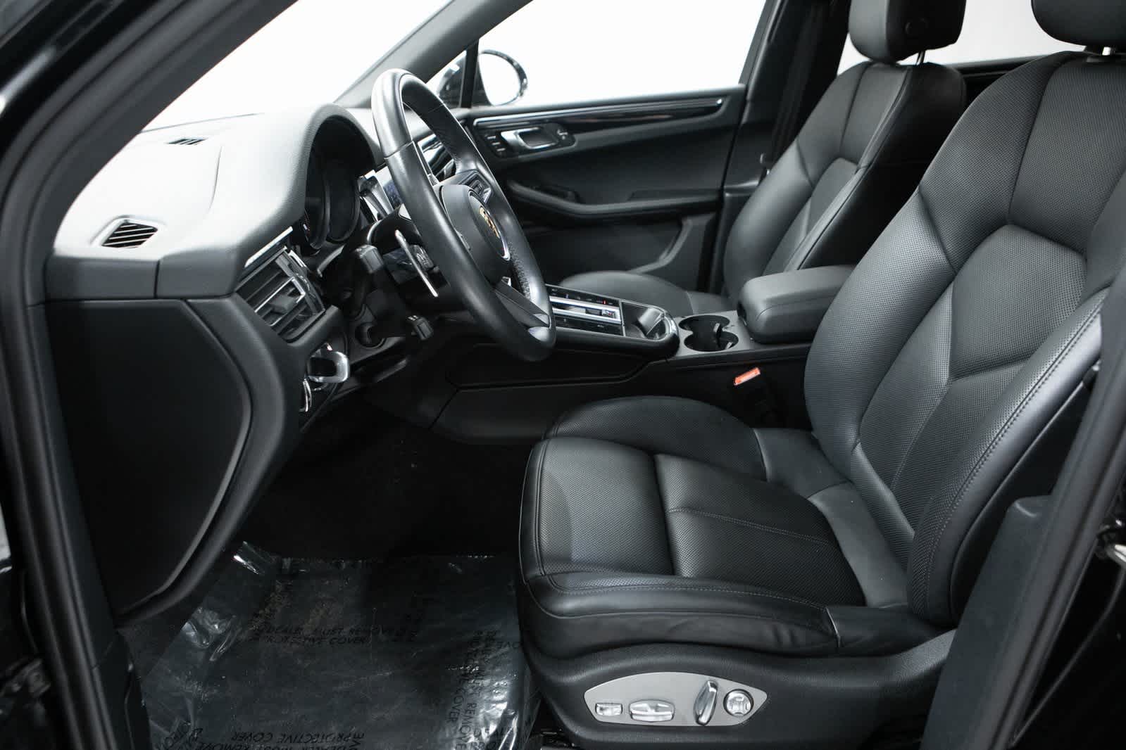 Thumbnail: 2023 Porsche Macan - 16