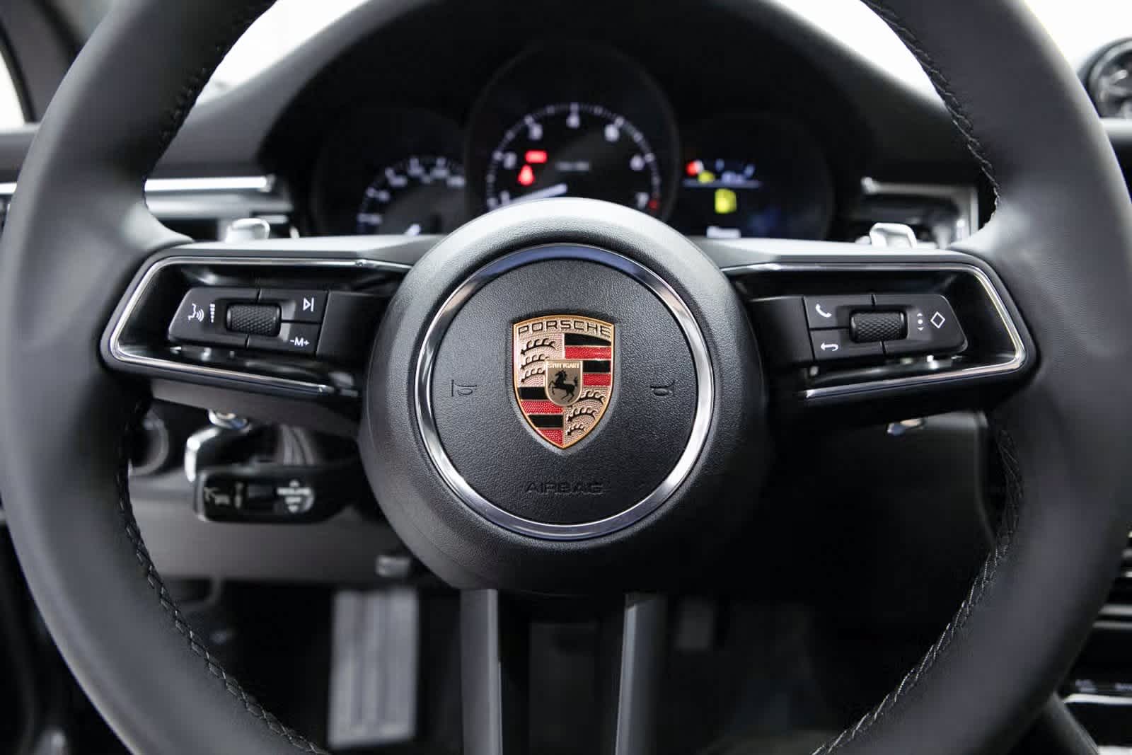 Thumbnail: 2025 Porsche Macan - 14