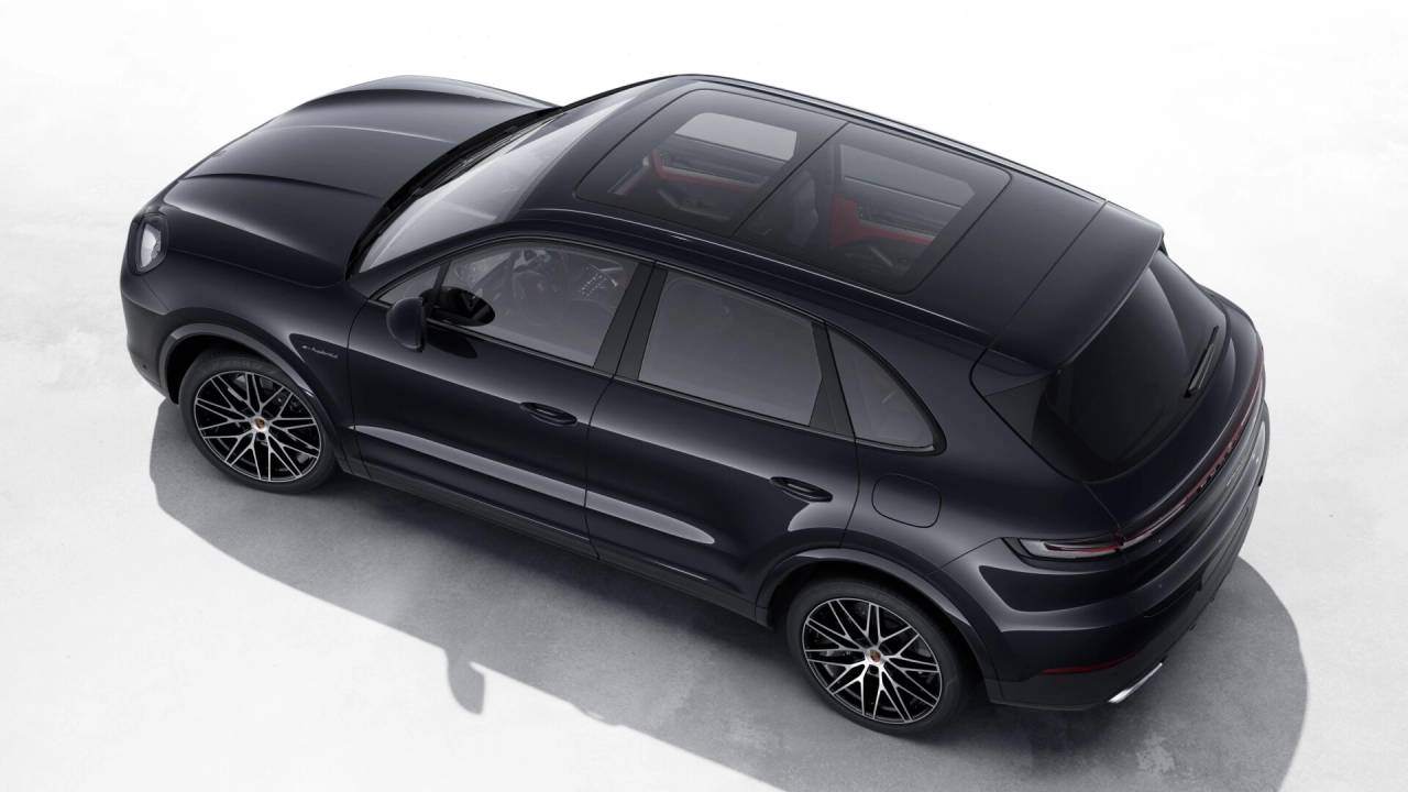 2025 Porsche Cayenne E-Hybrid photo 4