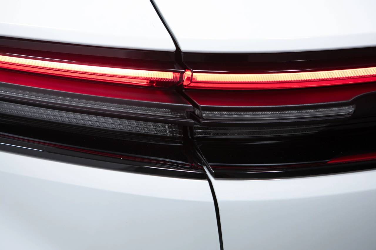 Thumbnail: 2026 Porsche Macan - 15