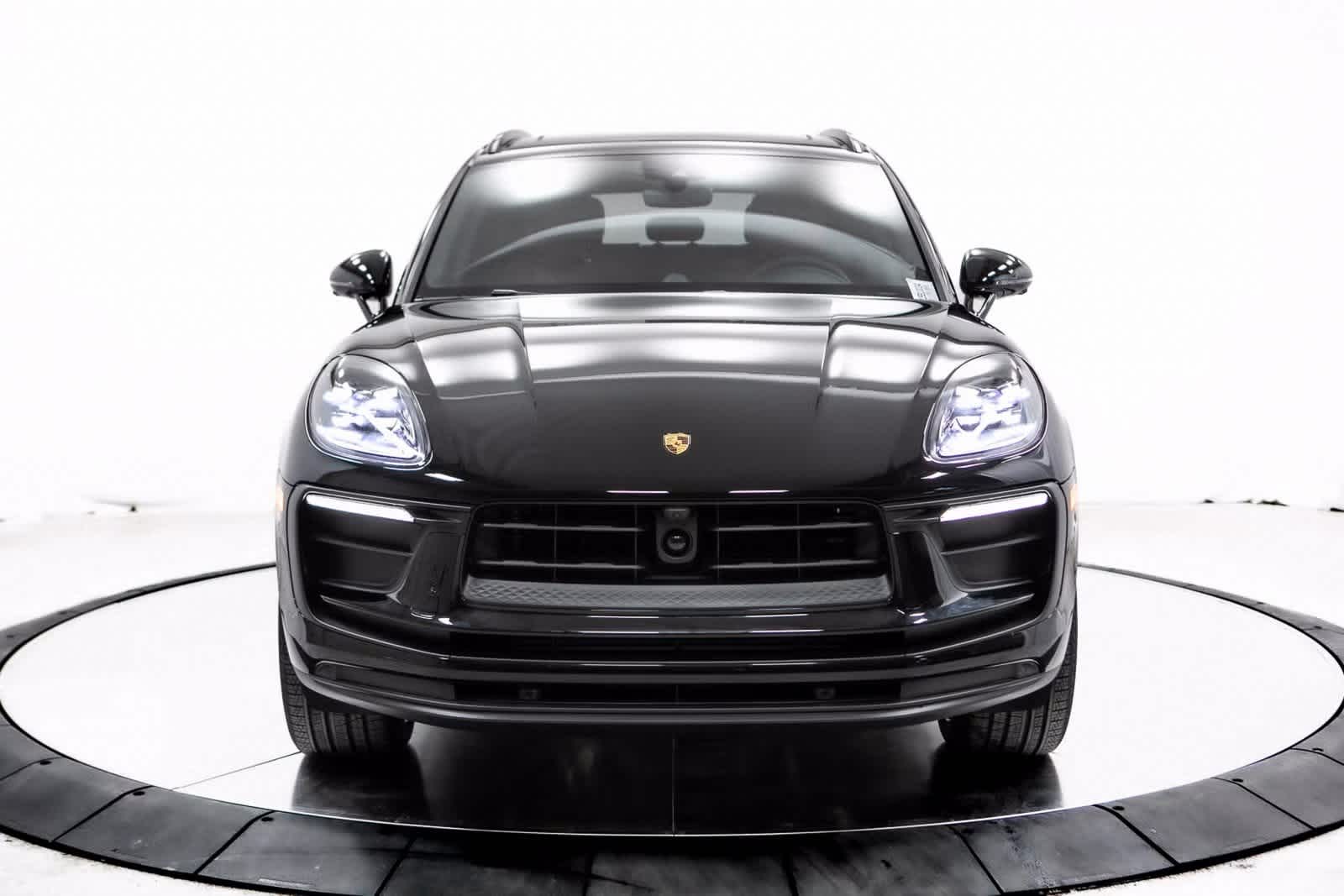 Thumbnail: 2025 Porsche Macan - 10