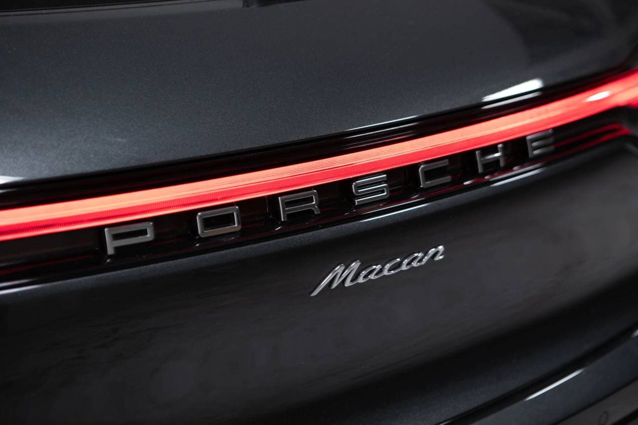 Thumbnail: 2026 Porsche Macan - 15