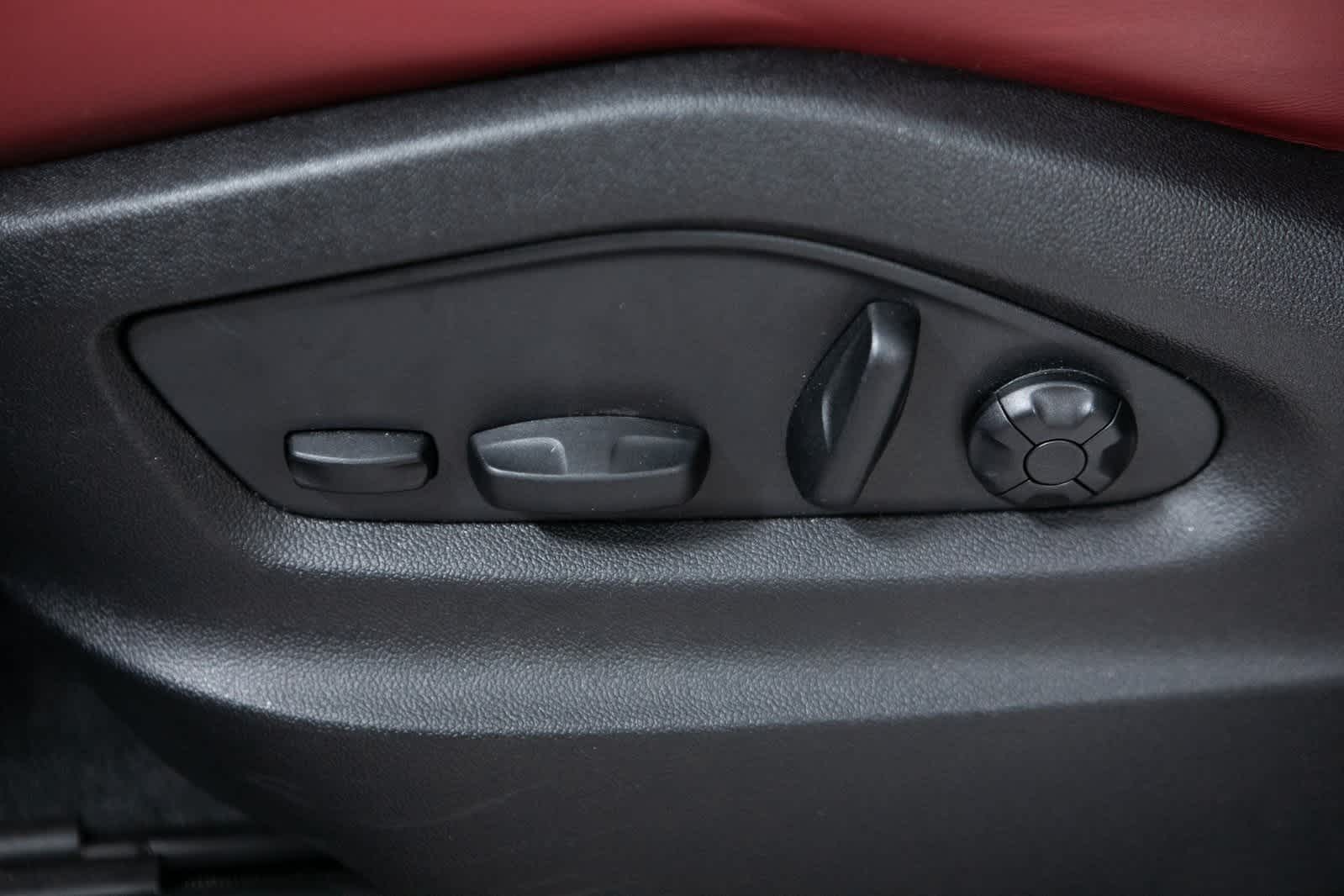 Thumbnail: 2022 Porsche Cayenne - 17