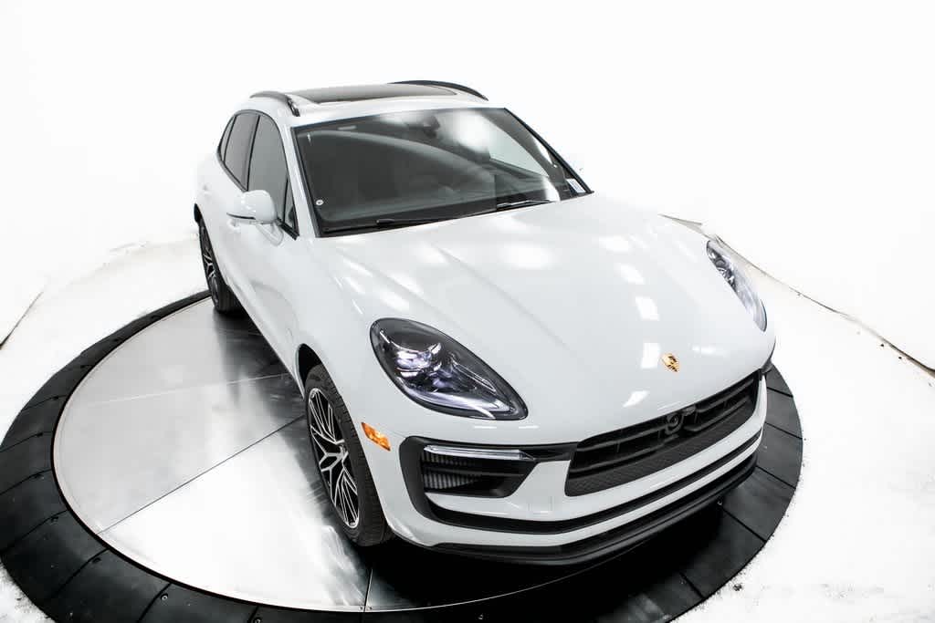 Thumbnail: 2025 Porsche Macan - 40