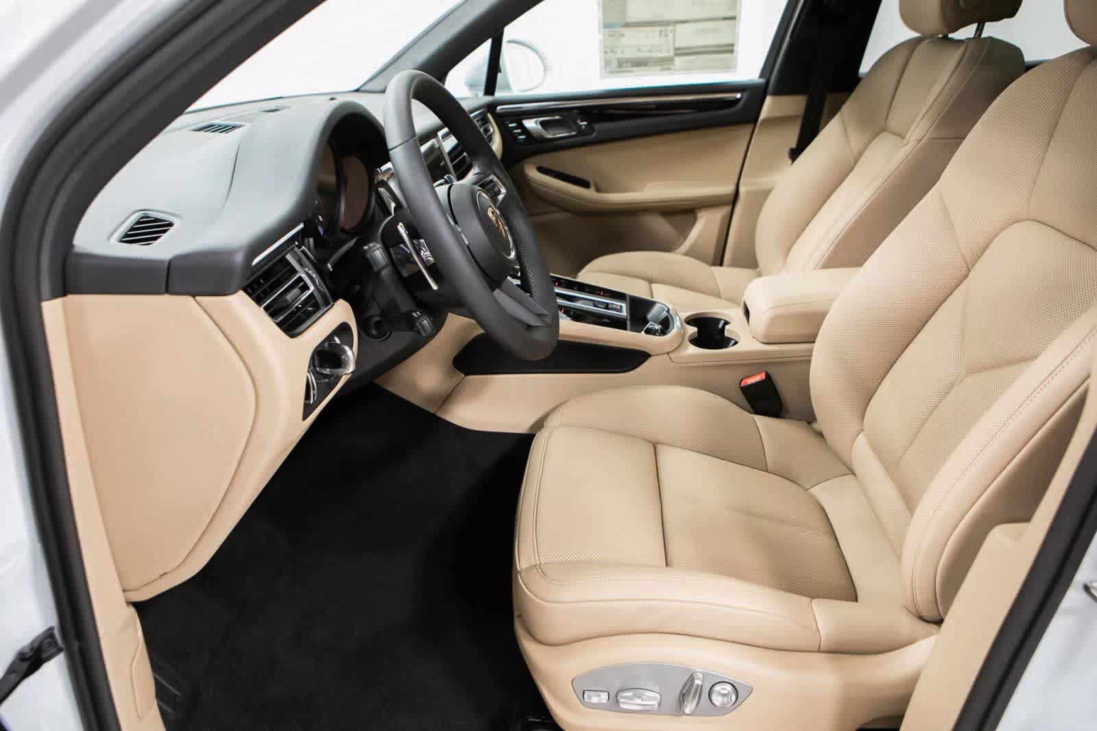 Thumbnail: 2026 Porsche Macan - 16