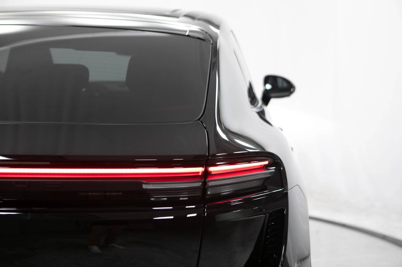 Thumbnail: 2026 Porsche Macan - 18