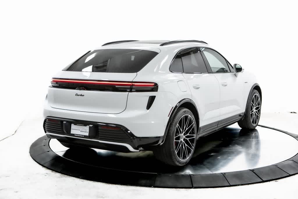 Thumbnail: 2025 Porsche Macan - 7
