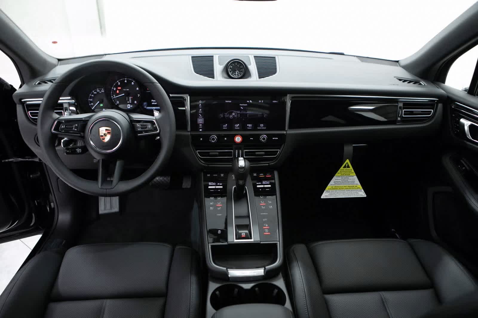 Thumbnail: 2025 Porsche Macan - 13