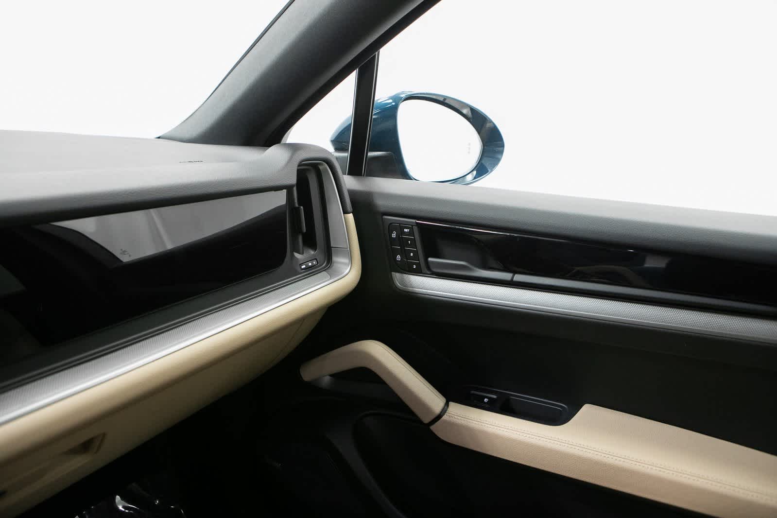 Thumbnail: 2025 Porsche Cayenne - 25