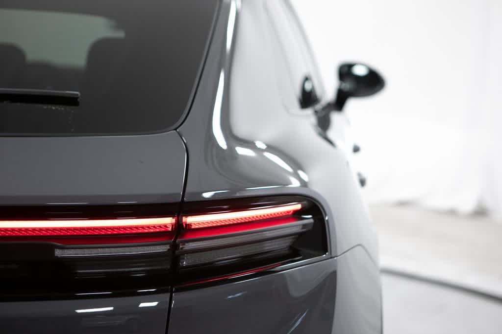 Thumbnail: 2025 Porsche Macan - 39