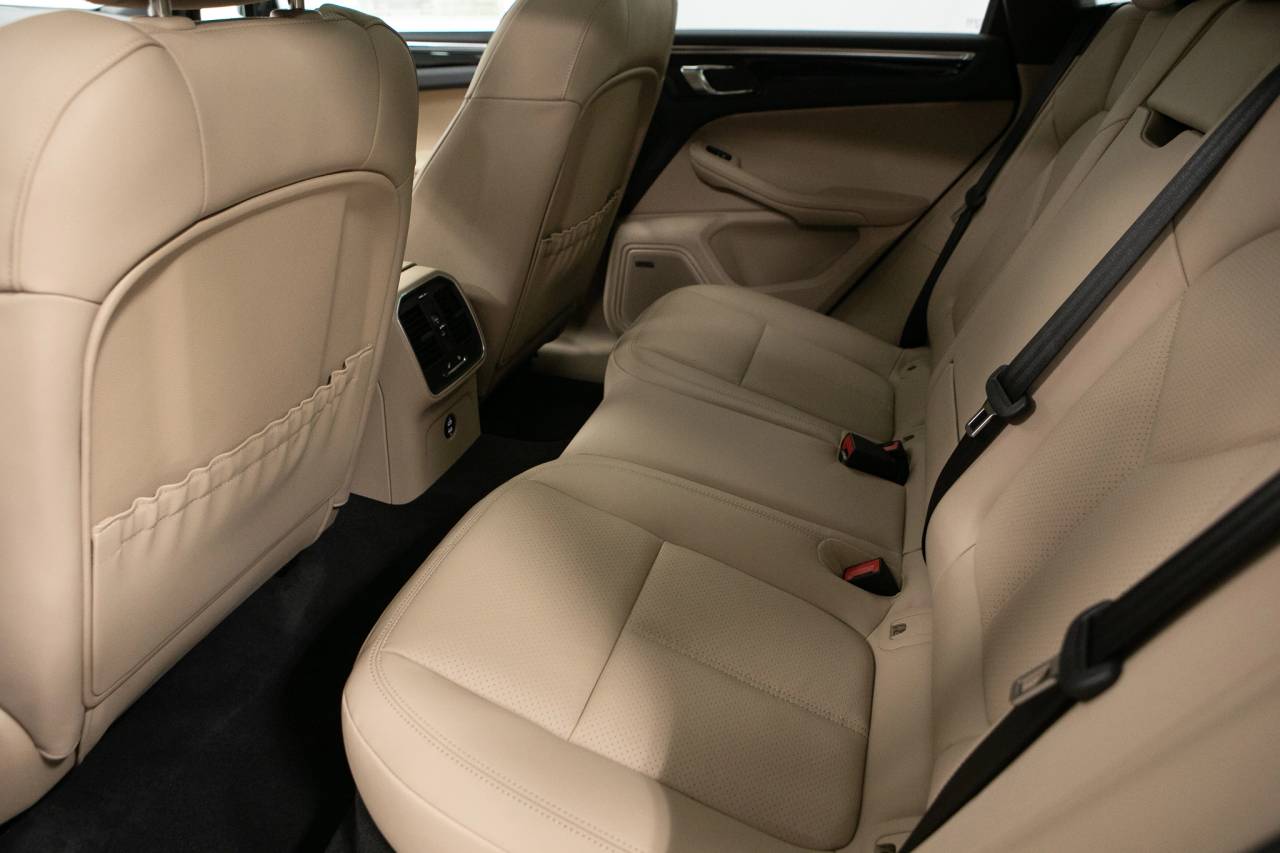 Thumbnail: 2026 Porsche Macan - 36