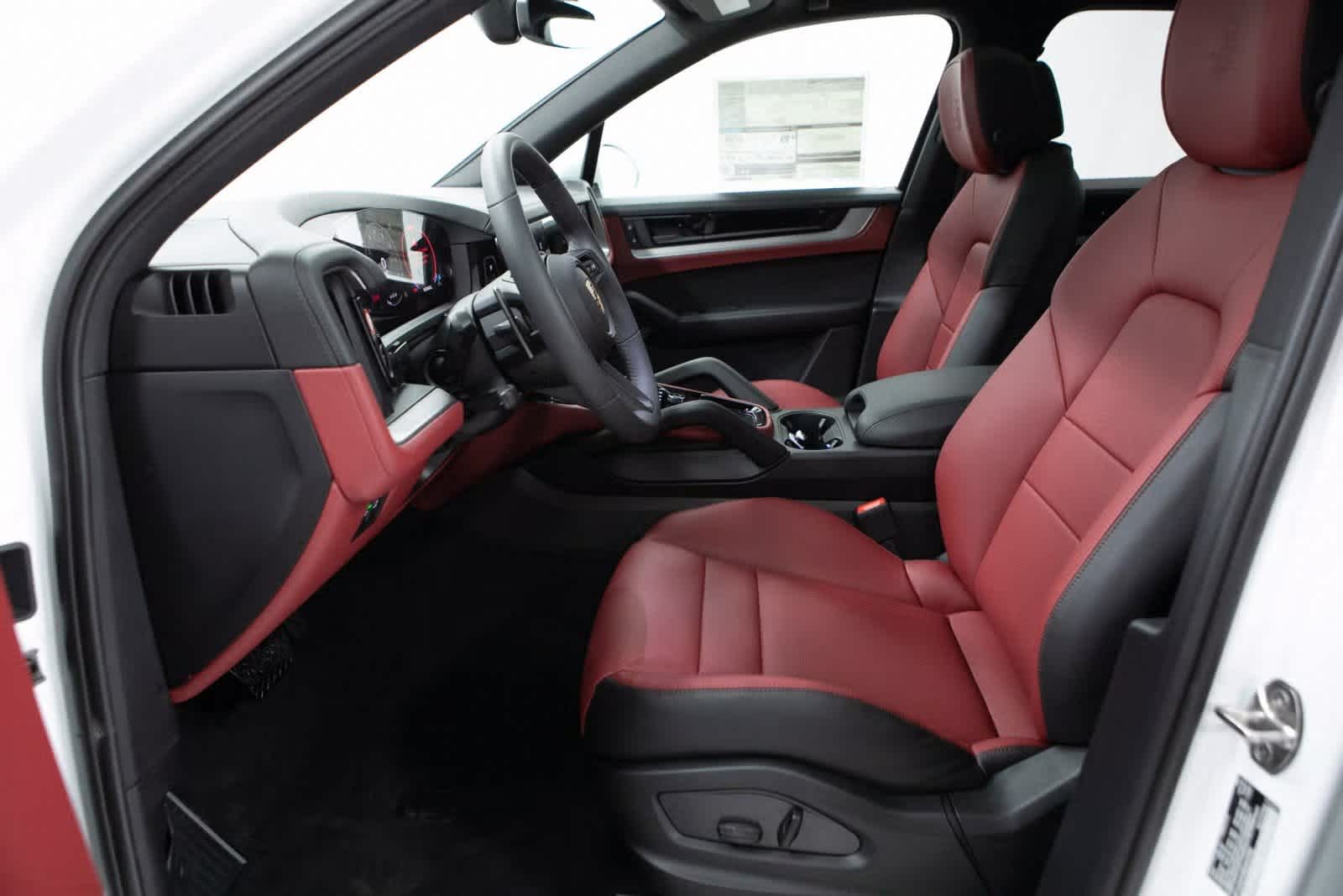 Thumbnail: 2025 Porsche Cayenne - 17