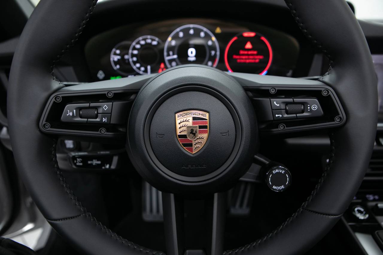 Thumbnail: 2026 Porsche 911 - 21