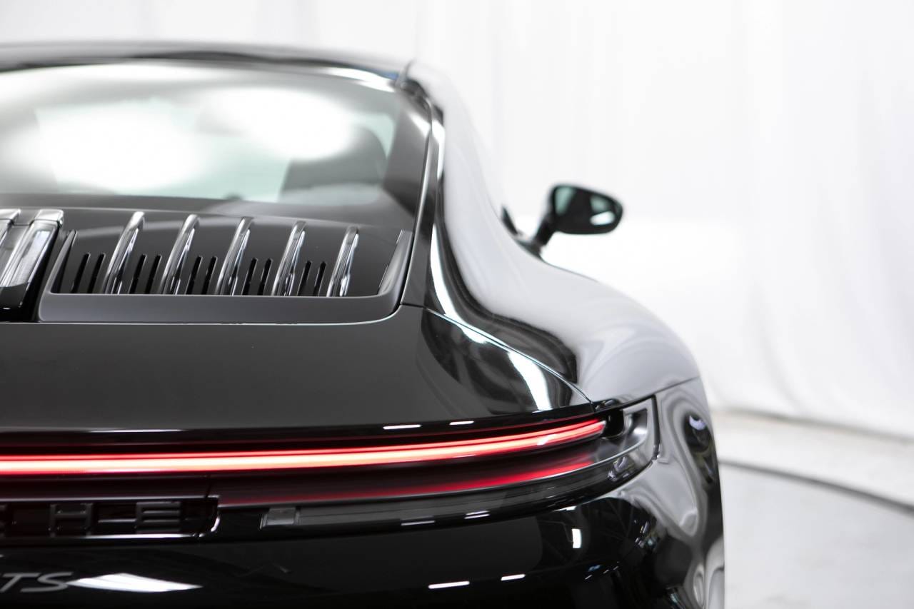 Thumbnail: 2026 Porsche 911 - 18