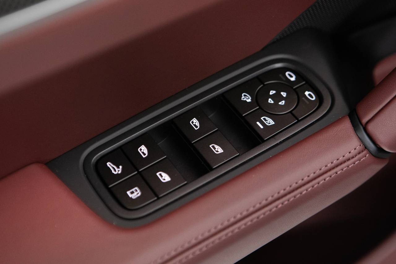 Thumbnail: 2026 Porsche  - 26