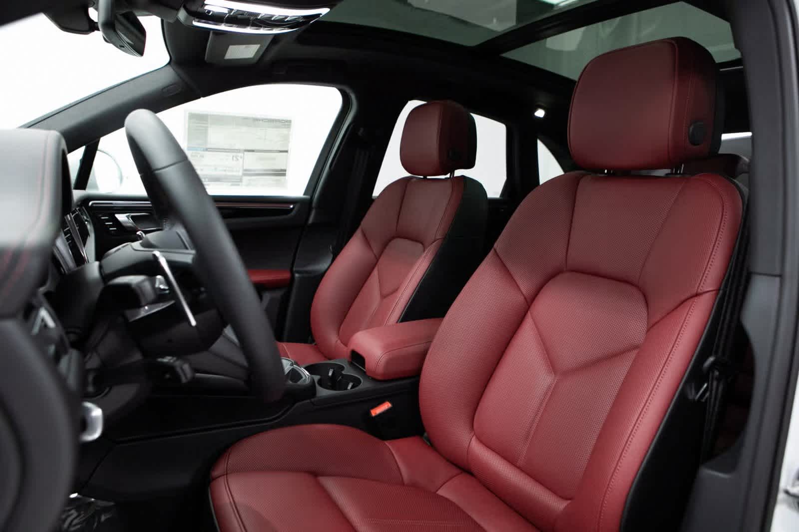 Thumbnail: 2025 Porsche Macan - 5