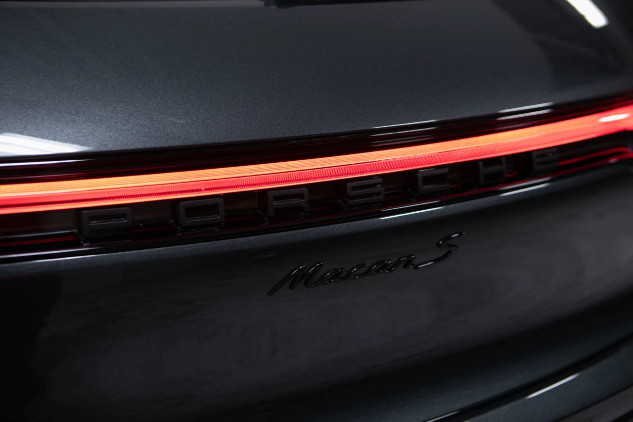Thumbnail: 2026 Porsche Macan - 15