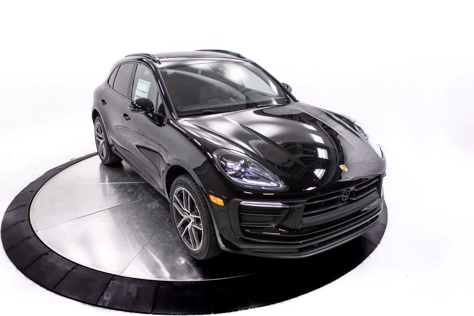 Thumbnail: 2026 Porsche Macan - 21