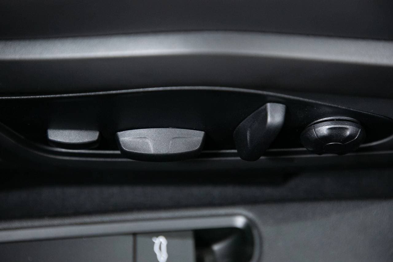 Thumbnail: 2025 Porsche 911 - 24