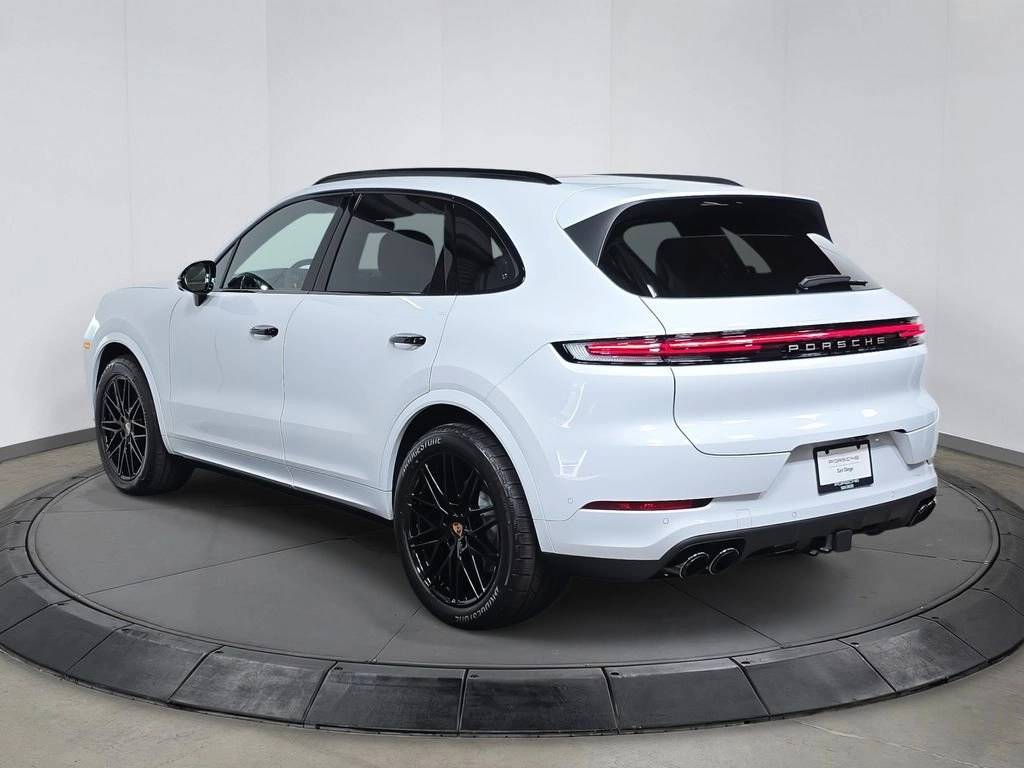 Thumbnail: 2026 Porsche Cayenne - 3