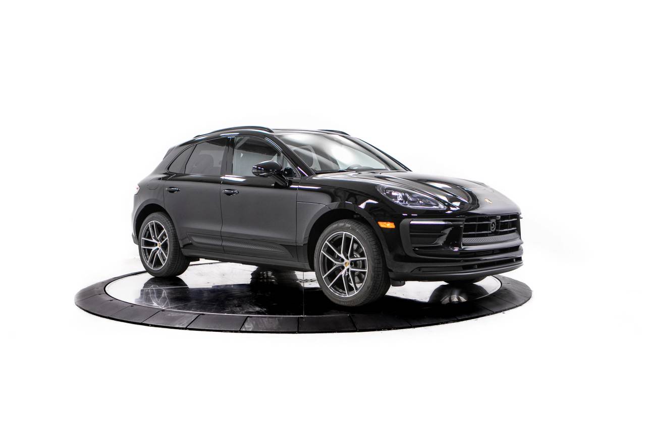 Thumbnail: 2026 Porsche Macan - 9