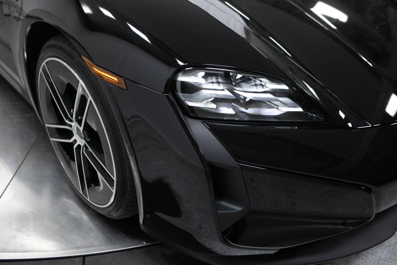 Thumbnail: 2026 Porsche Taycan - 12