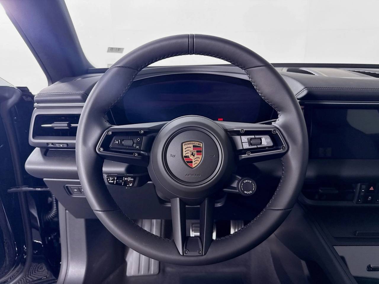 Thumbnail: 2025 Porsche Macan - 12