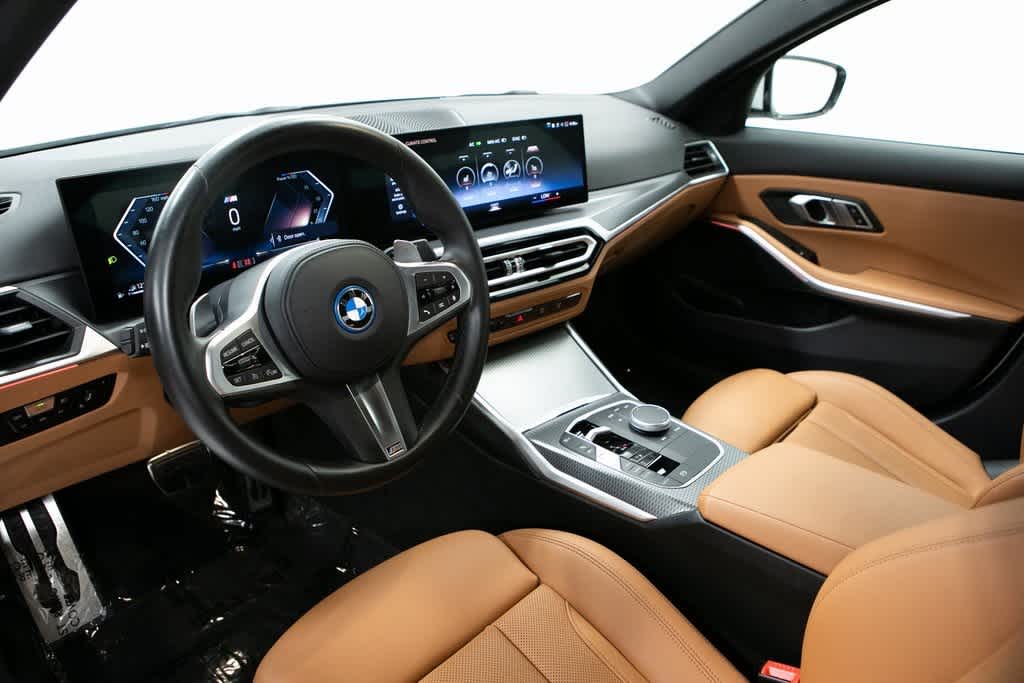 Thumbnail: 2023 BMW 3 Series - 4