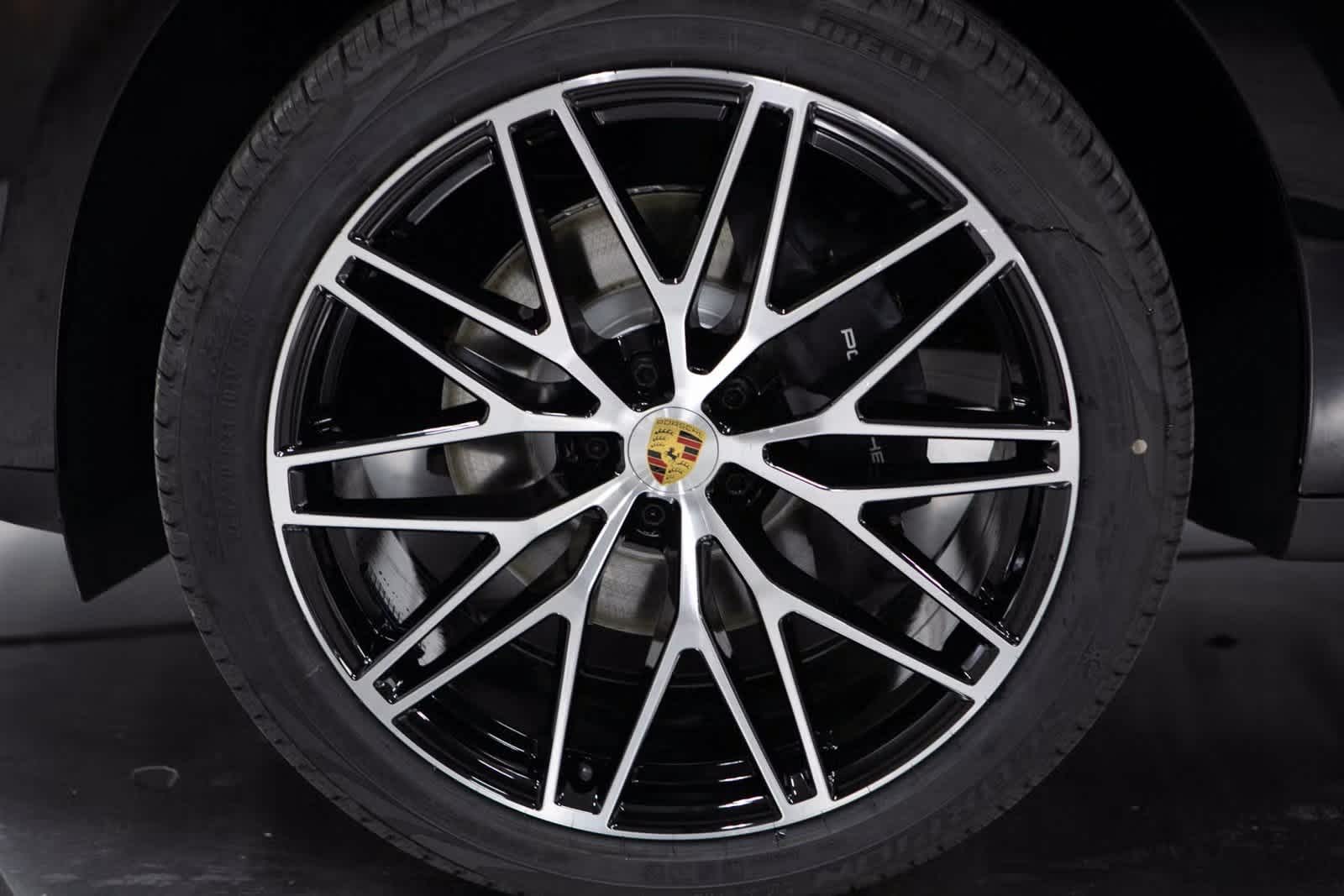 Thumbnail: 2025 Porsche Macan - 11