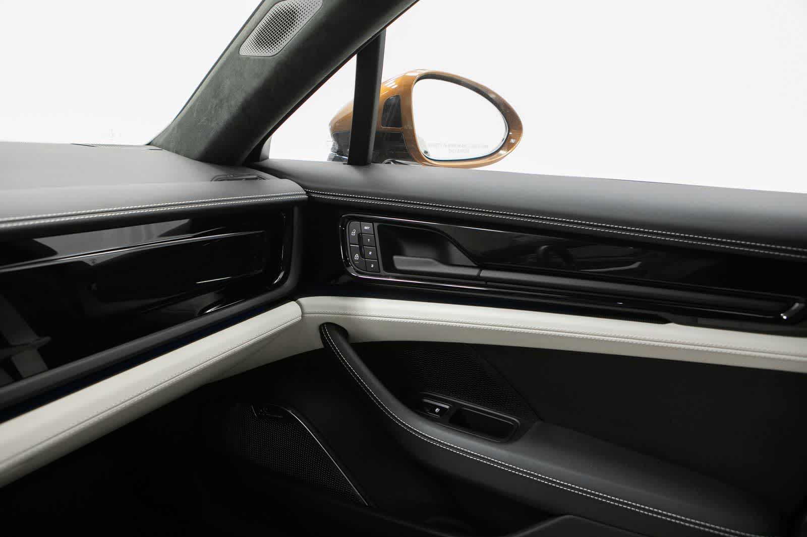 Thumbnail: 2025 Porsche Panamera - 31