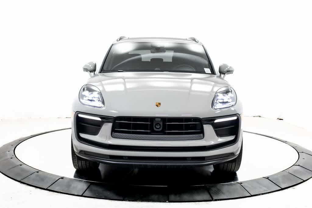Thumbnail: 2025 Porsche Macan - 10