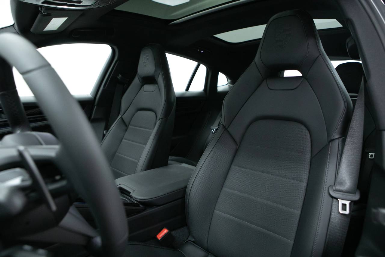 Thumbnail: 2025 Porsche Panamera - 8