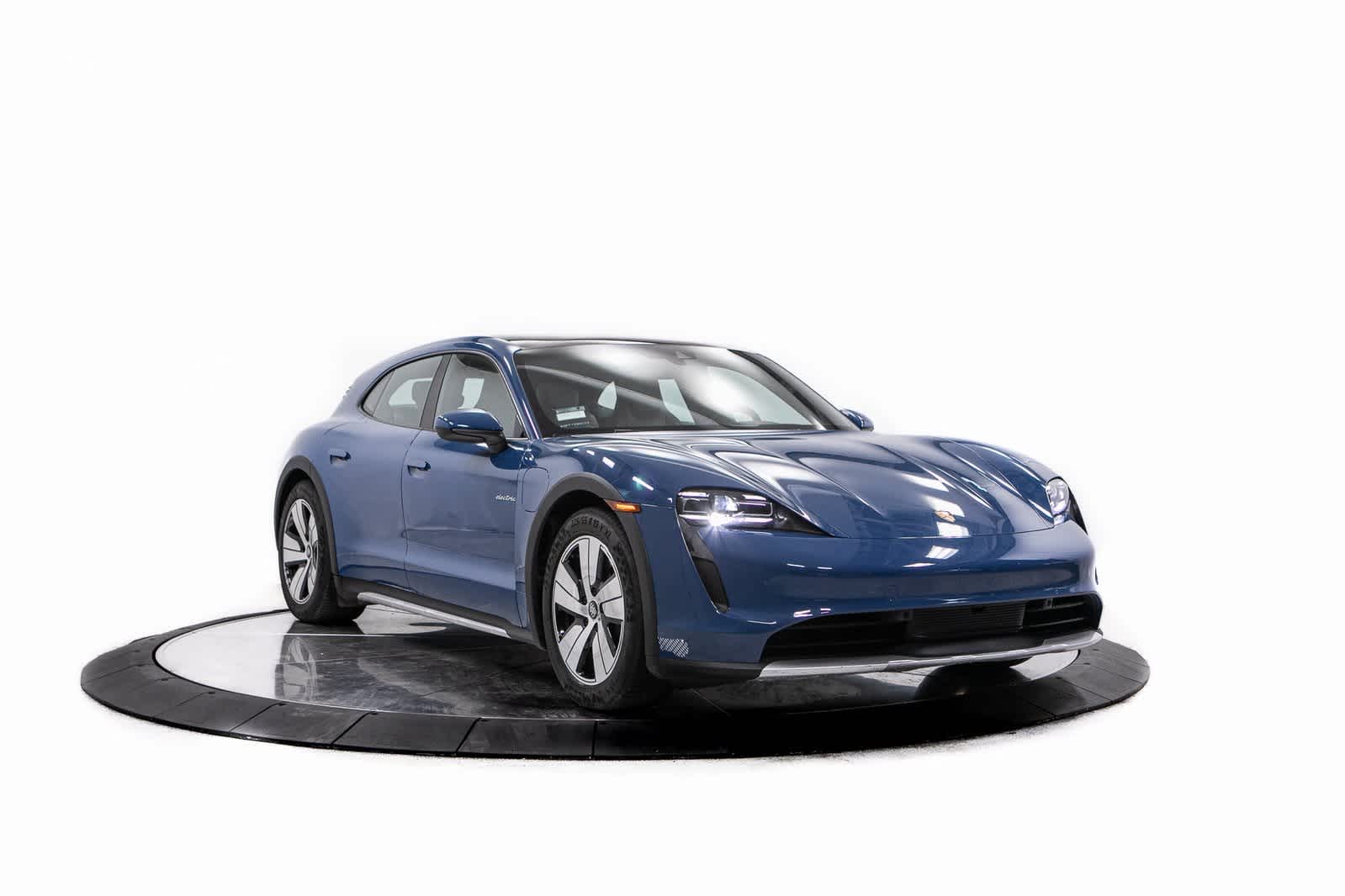 Thumbnail: 2023 Porsche Taycan - 9