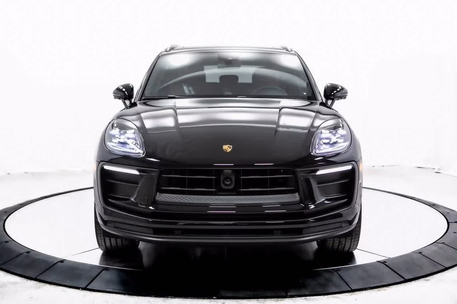Thumbnail: 2025 Porsche Macan - 10