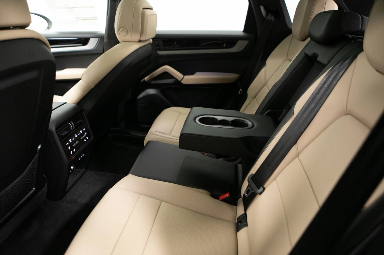 Thumbnail: 2026 Porsche Cayenne - 35