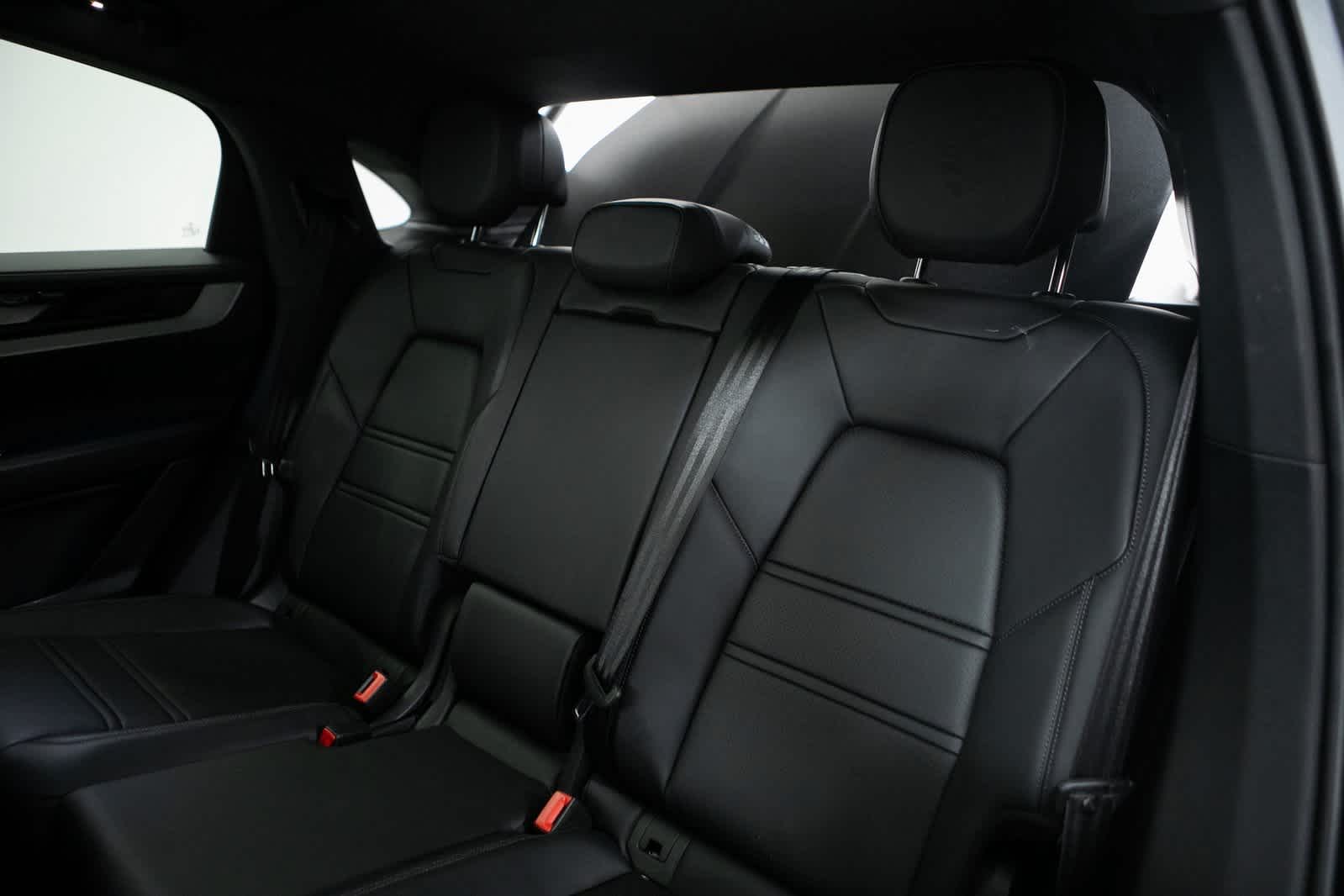 Thumbnail: 2025 Porsche Cayenne - 32