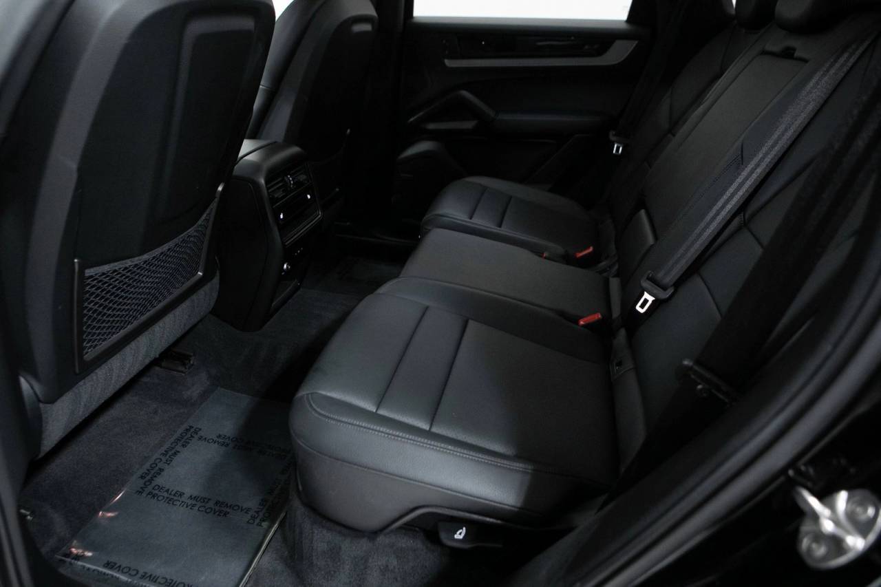 Thumbnail: 2026 Porsche Cayenne - 34